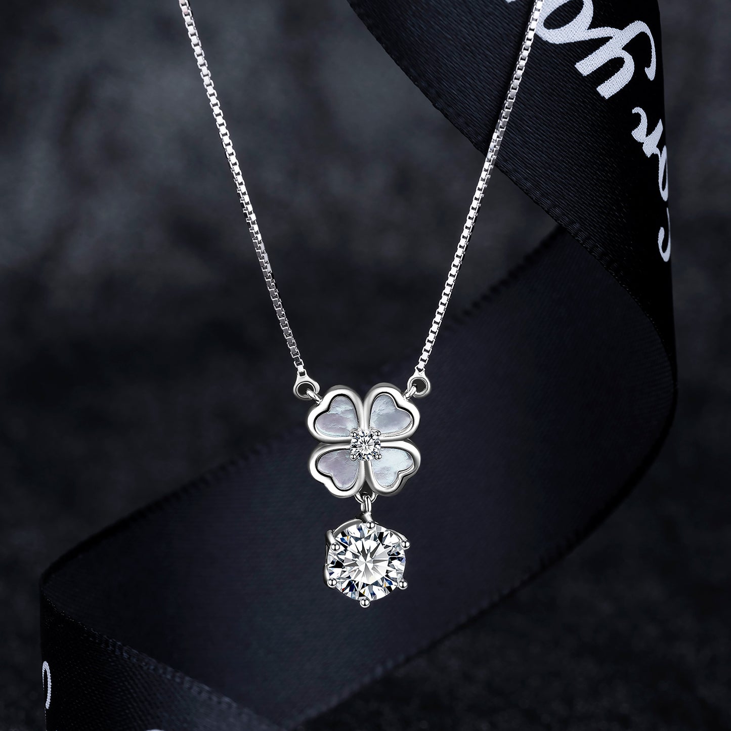 Line Jewelry 四葉草項鍊 (一卡莫桑鑽) Four leaf clover Necklace (1ct Moissanite)
