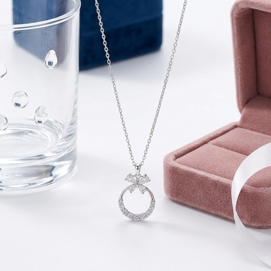 Line Jewelry 蝴蝶圈圈吊墜項鍊 Butterfly Hoop Pendant Necklace
